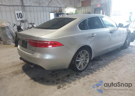 2016 Jaguar Xf 35T Prestige z USA, uszkodzony, nr VIN SAJBK4BVXGCY19207